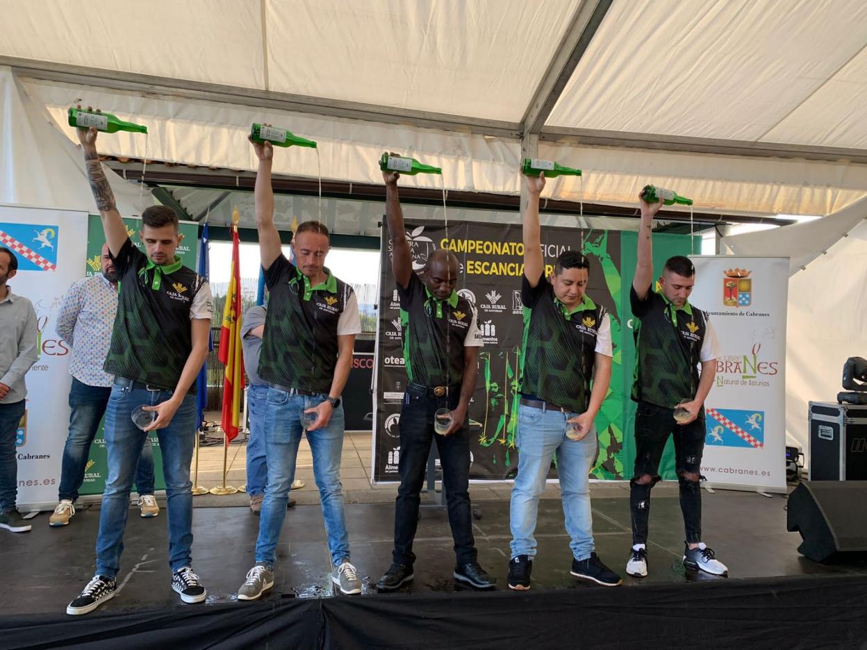 Salvador Ondó, en el centro, en un momento de la prueba. 