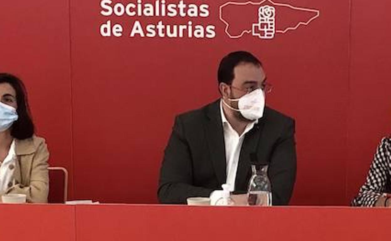 Adrián Barbón, en la reunión de la Comisión Ejecutiva Autonómica que se ha celebrado este lunes 