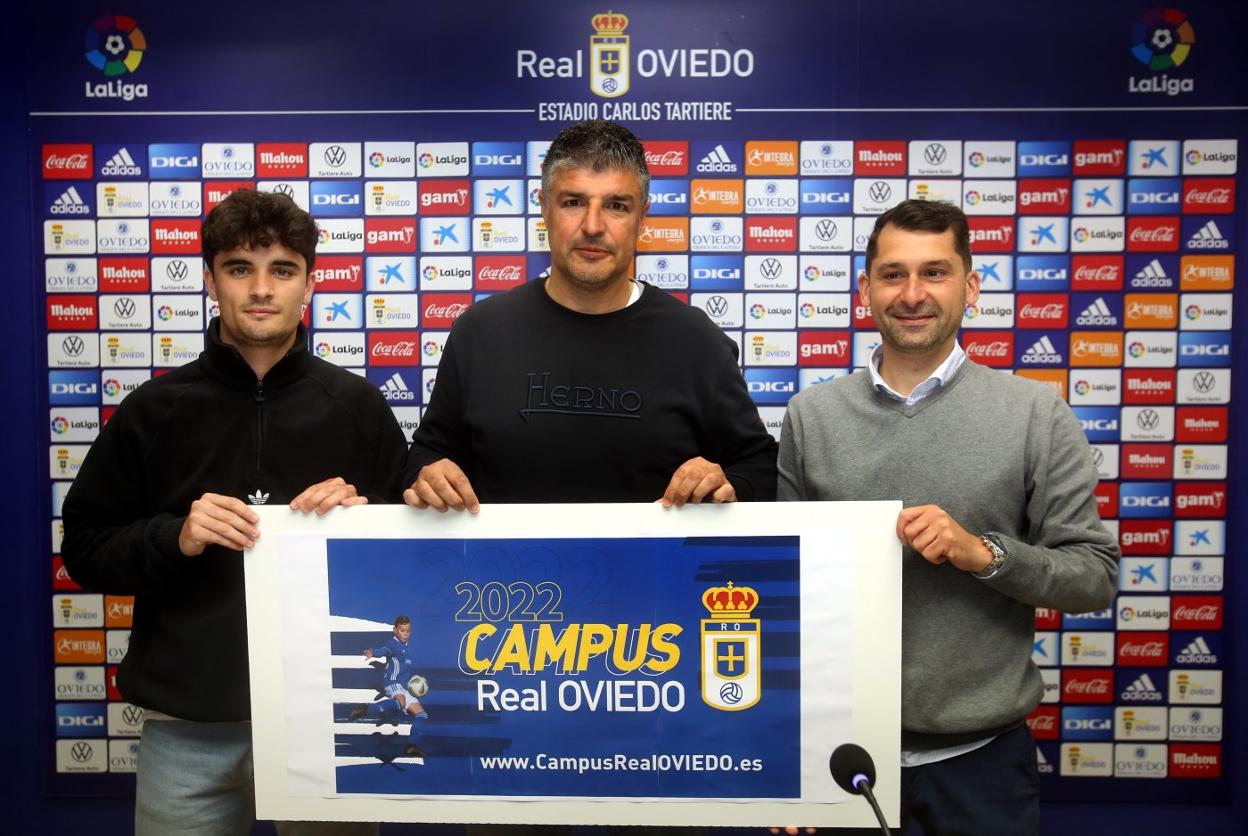 Javi Mier, César Martín y Pablo Valcárcel, ayer, durante la presentación del campus.
