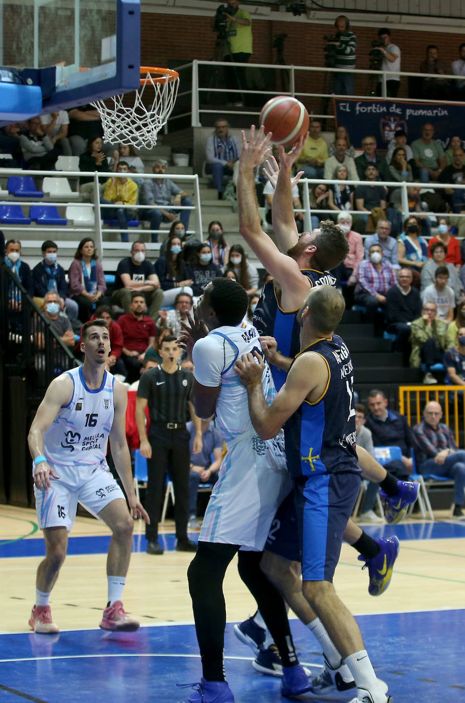 Fotos: Las mejores imágenes que deja el Unicaja Banco Oviedo y el Melilla