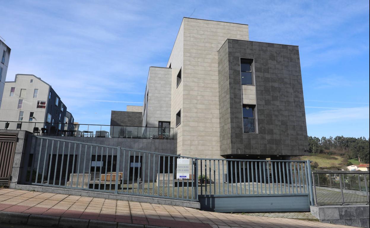 Residencia de mayores de El Nodo, en Avilés, uno de los geriátricos asturianos donde intentaron estafar.