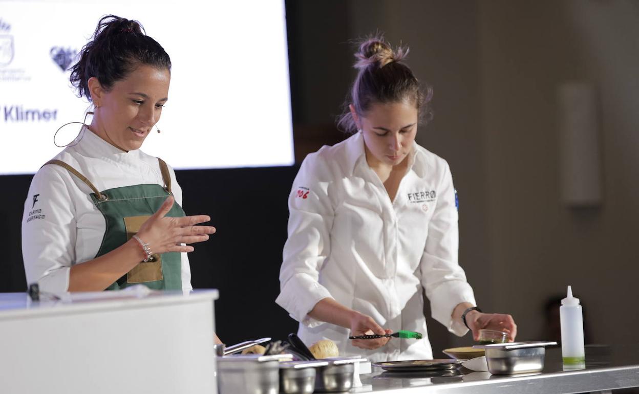 La chef argentina, Carilo Lourenço, durante su ponencia de FéminAs