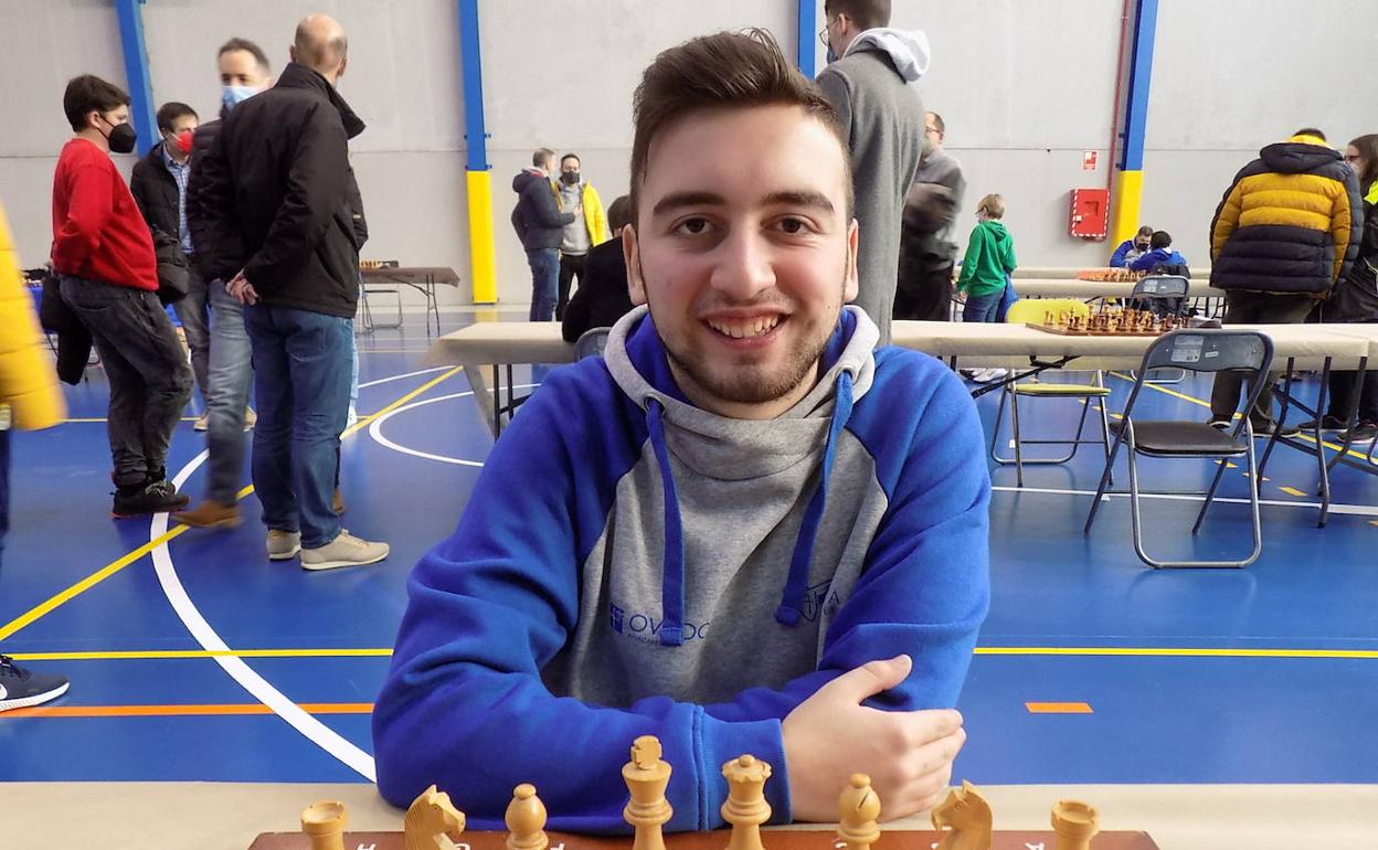 Iyán Guedes, vencedor del tercer torneo Avilés Activa. 