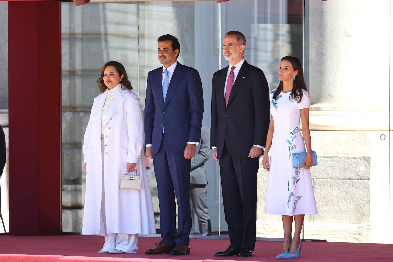 Letizia, con un primaveral look firmado por Carolina Herrera.