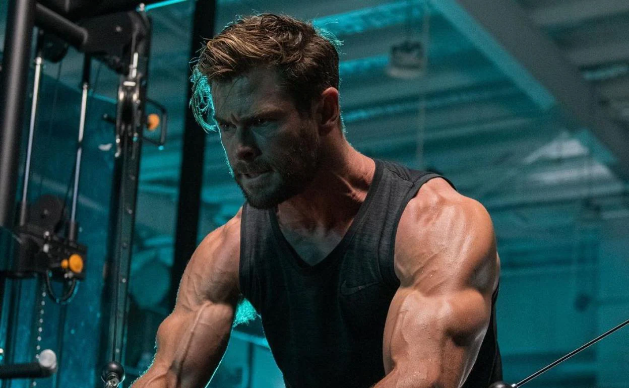 Chris Hemsworth tiene una prótesis de su pene en la chimenea y este es el  motivo | El Comercio: Diario de Asturias