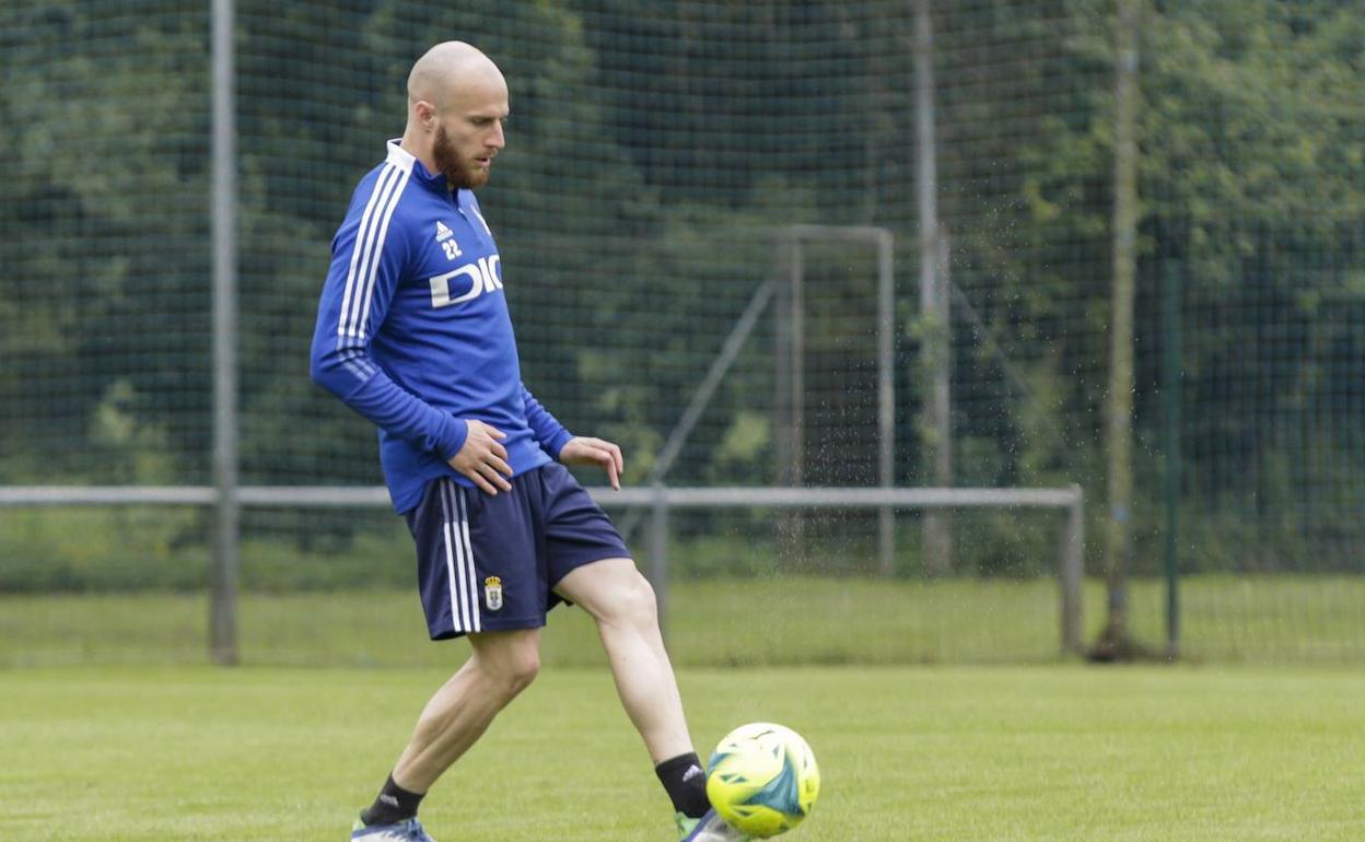 Cornud, durante un entrenamiento con el Real Oviedo. 