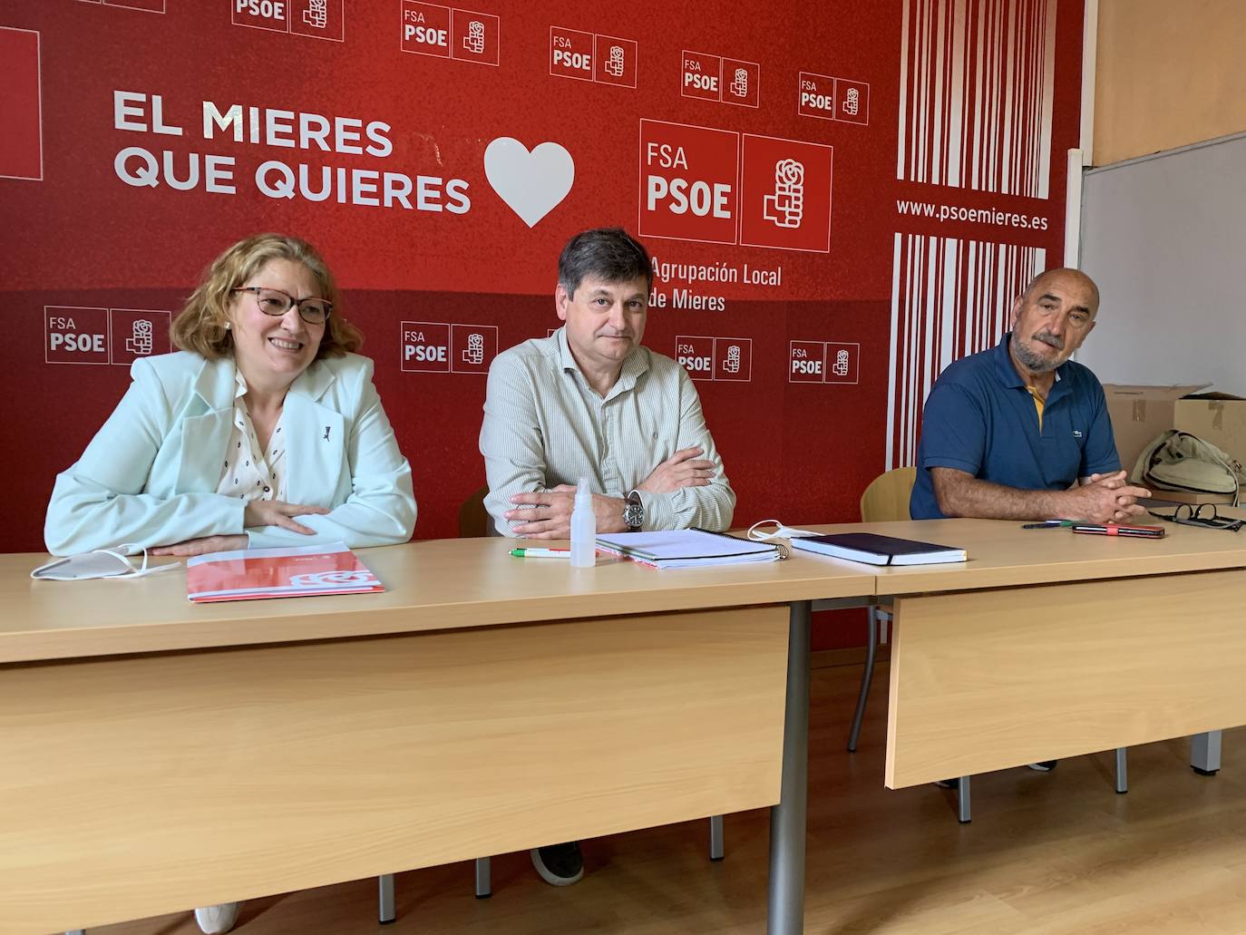 La oposición advierte de que la rebaja en la limpieza de Mieres pone en riesgo el servicio