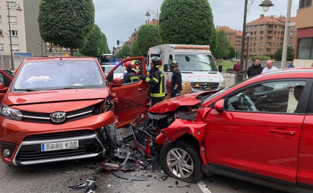 Los dos coches accidentados. 