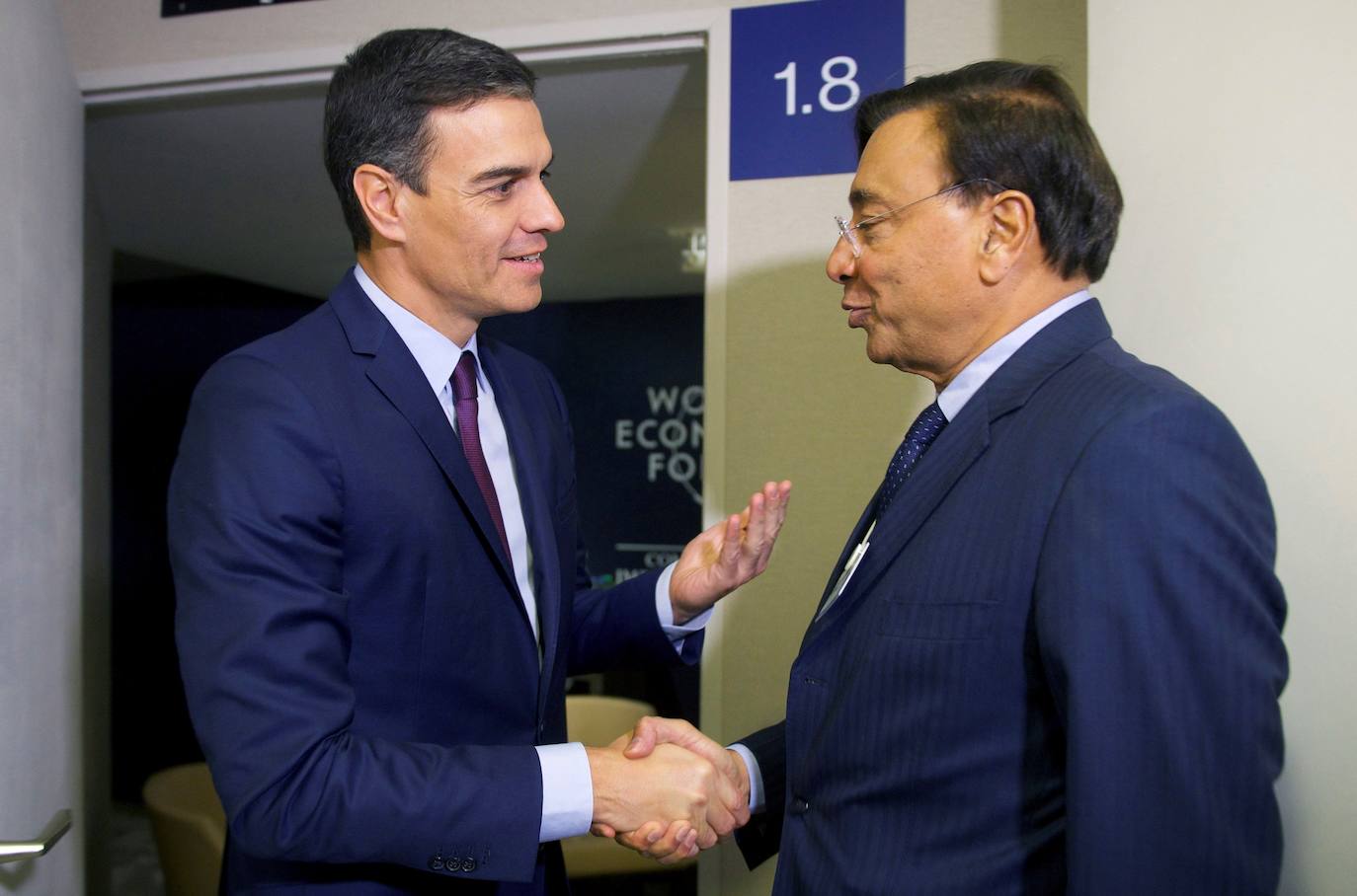 Sánchez se reunirá con Mittal en Davos para abordar las inversiones en Asturias