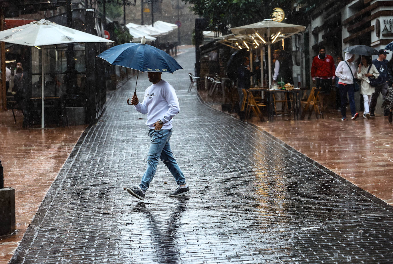 Fotos: Las espectaculares imágenes de la tormenta en Oviedo