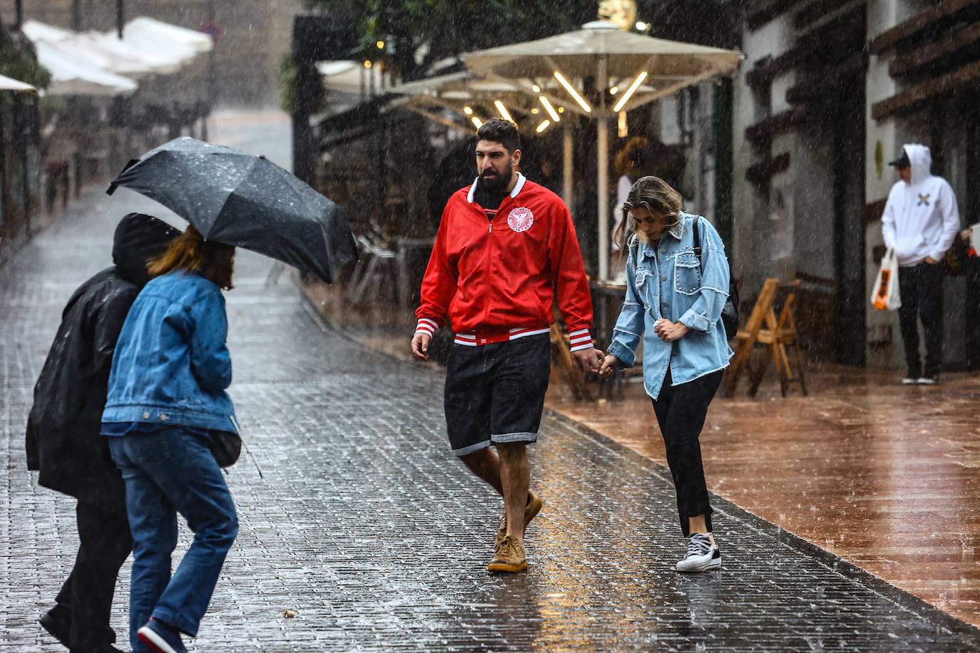 Fotos: Las espectaculares imágenes de la tormenta en Oviedo