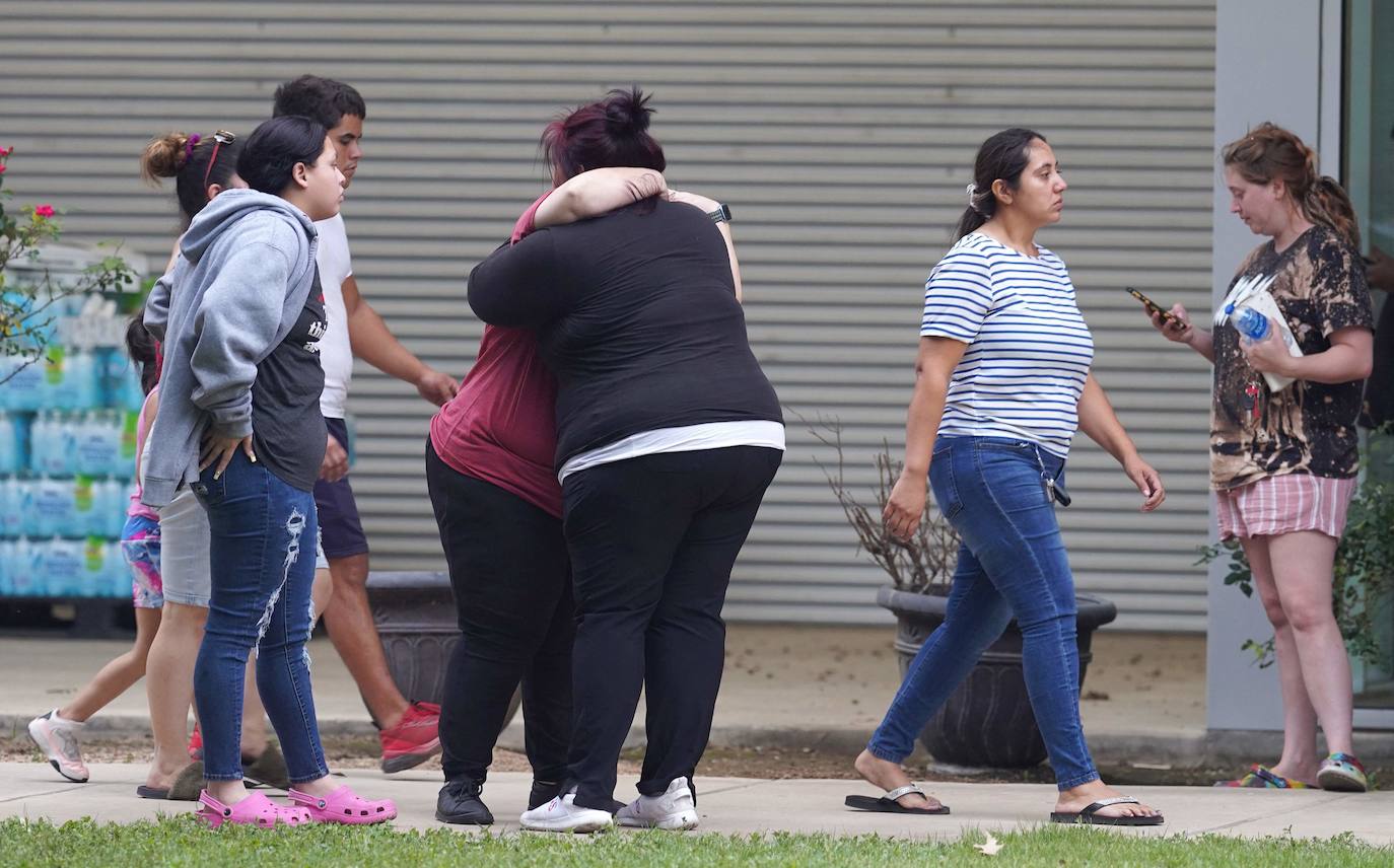 Un joven de 18 años mata a 19 niños y dos adultos en el ataque registrado en la Escuela Elemental Robb de Uvalde.