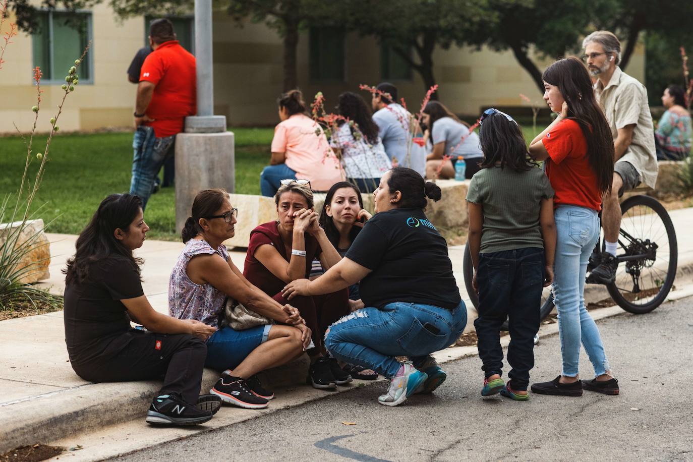 Un joven de 18 años mata a 19 niños y dos adultos en el ataque registrado en la Escuela Elemental Robb de Uvalde.