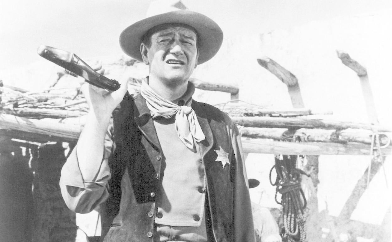 John Wayne, interpretando la sherif en 'Río Bravo'.