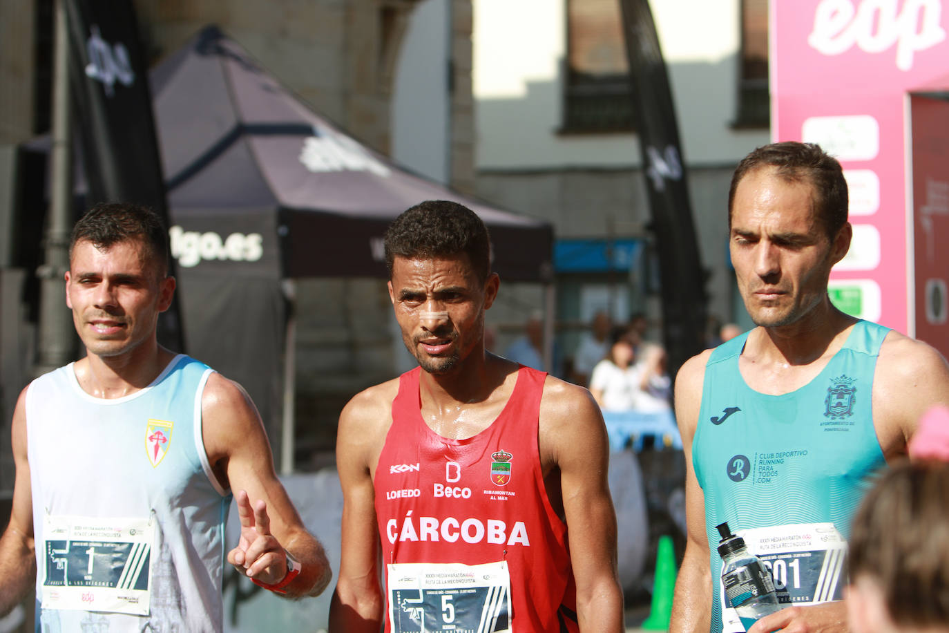 Redouan Nouini y Kautar Boulaid se adjudicaron la victoria en la EdP Media Maratón Ruta de la Reconquista, que volvió a unir deportivamente Cangas de Onís y Covadonga, una de las pruebas más consolidadas del calendario atlético y que volvía después de su ausencia en el programa federativo por la pandemia y un cambio de fechas respecto a la pasada campaña