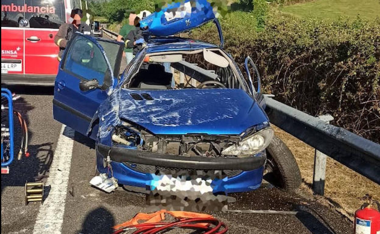 Una mujer herida tras salirse de la vía circulando por la A-8