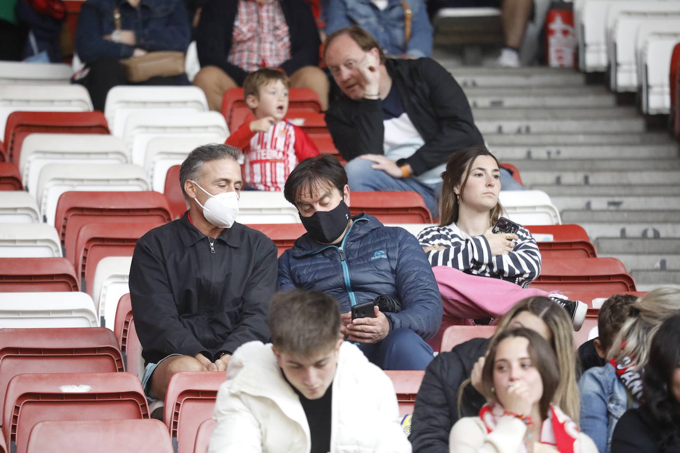 Fotos: ¿Estuviste en el Sporting-Las Palmas? ¡Búscate!