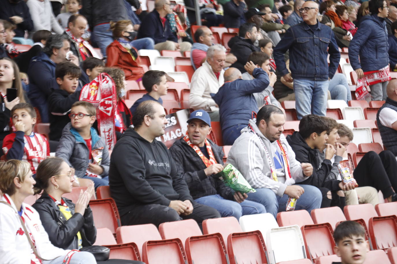 Fotos: ¿Estuviste en el Sporting-Las Palmas? ¡Búscate!