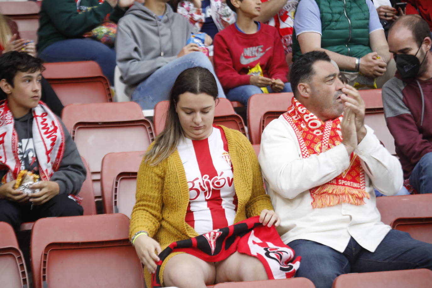 Fotos: ¿Estuviste en el Sporting-Las Palmas? ¡Búscate!