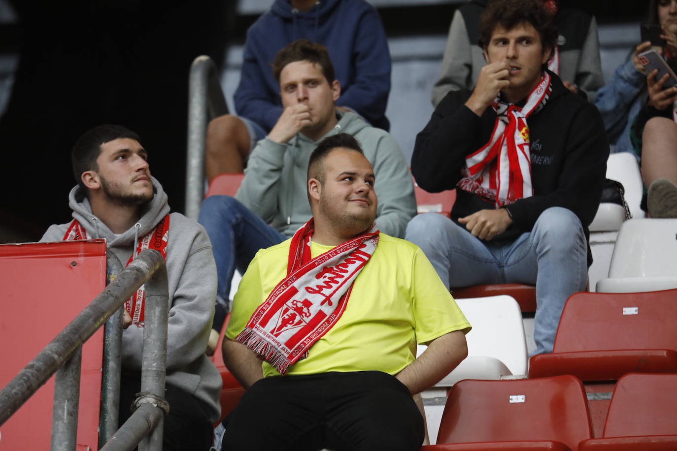 Fotos: ¿Estuviste en el Sporting-Las Palmas? ¡Búscate!