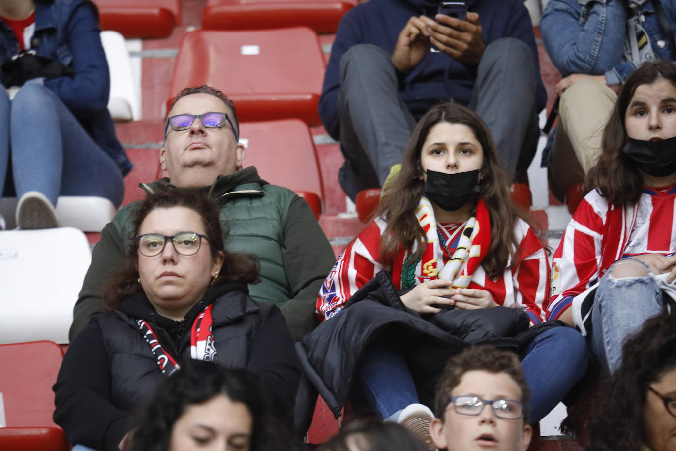 Fotos: ¿Estuviste en el Sporting-Las Palmas? ¡Búscate!