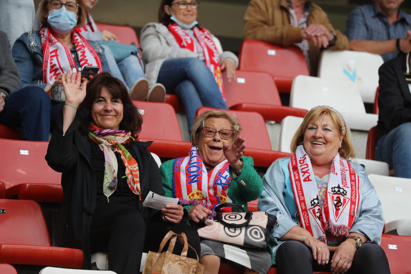 Fotos: ¿Estuviste en el Sporting-Las Palmas? ¡Búscate!