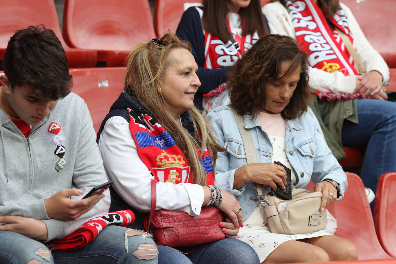 Fotos: ¿Estuviste en el Sporting-Las Palmas? ¡Búscate!