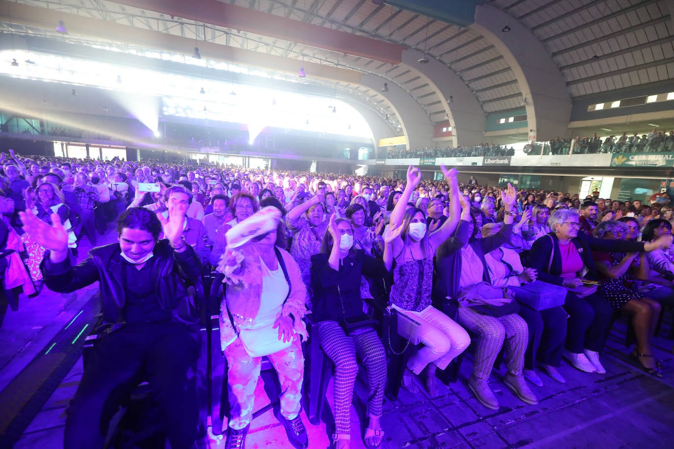 Fotos: Raphael, un ave fénix a pleno pulmón