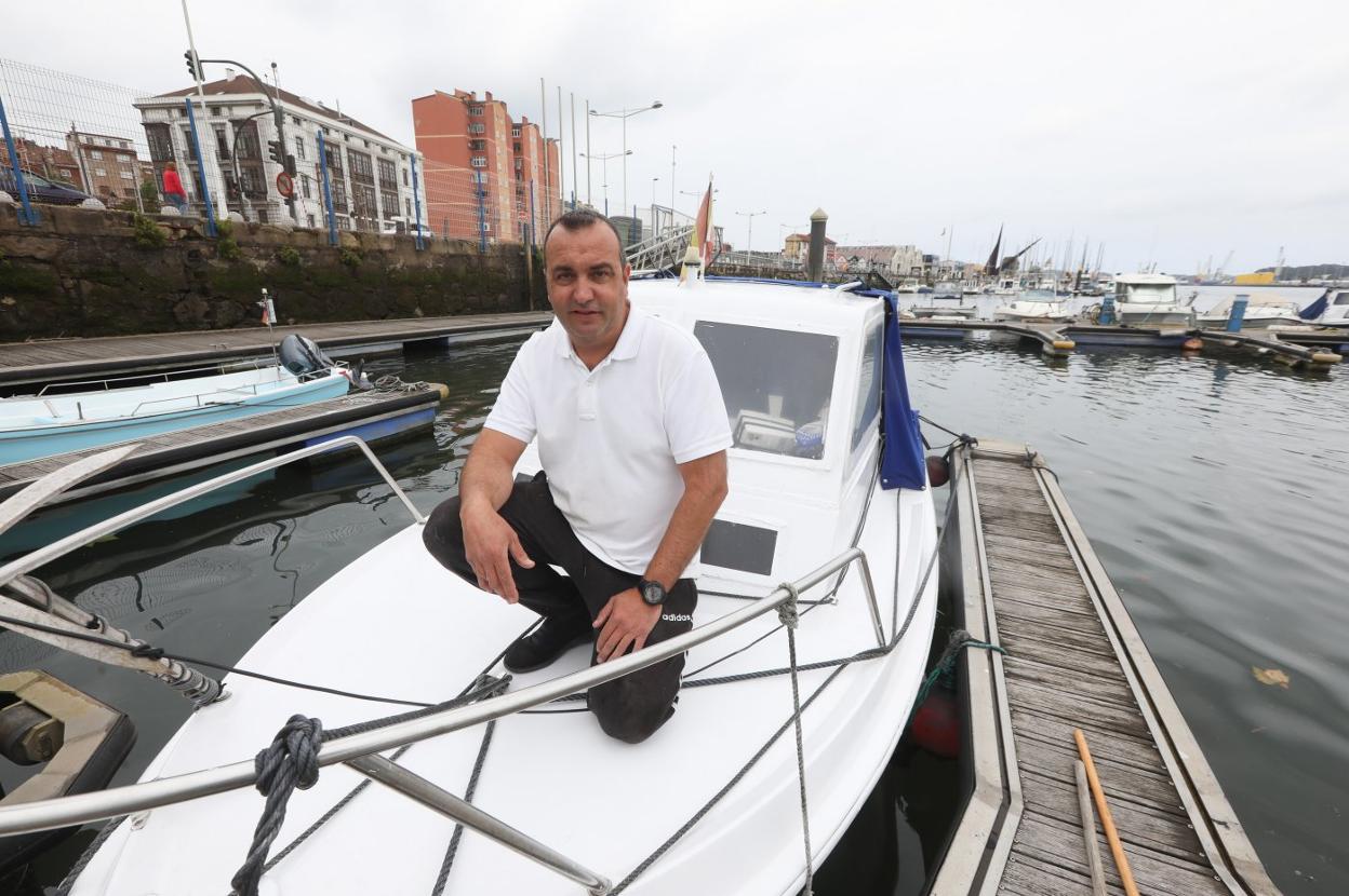 Rafael Correa, horas después del rescate de Xagó, en Avilés. 