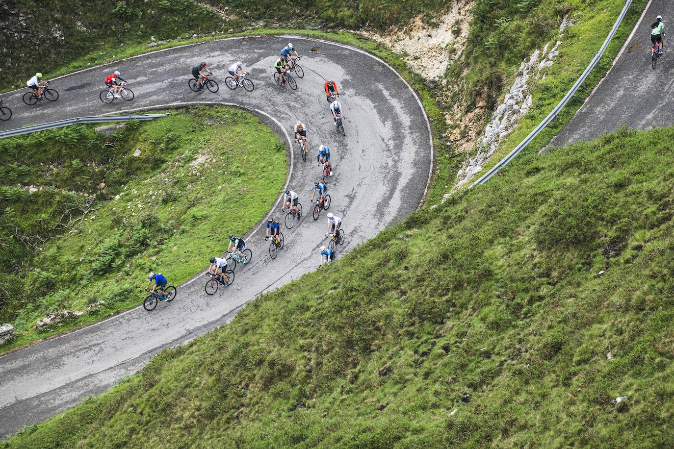 Fotos: Tres mil ciclistas en la subida de los Lagos