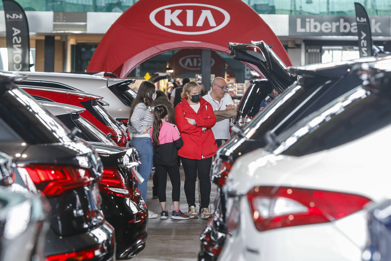 Fotos: Coches casi nuevos en La Magdalena