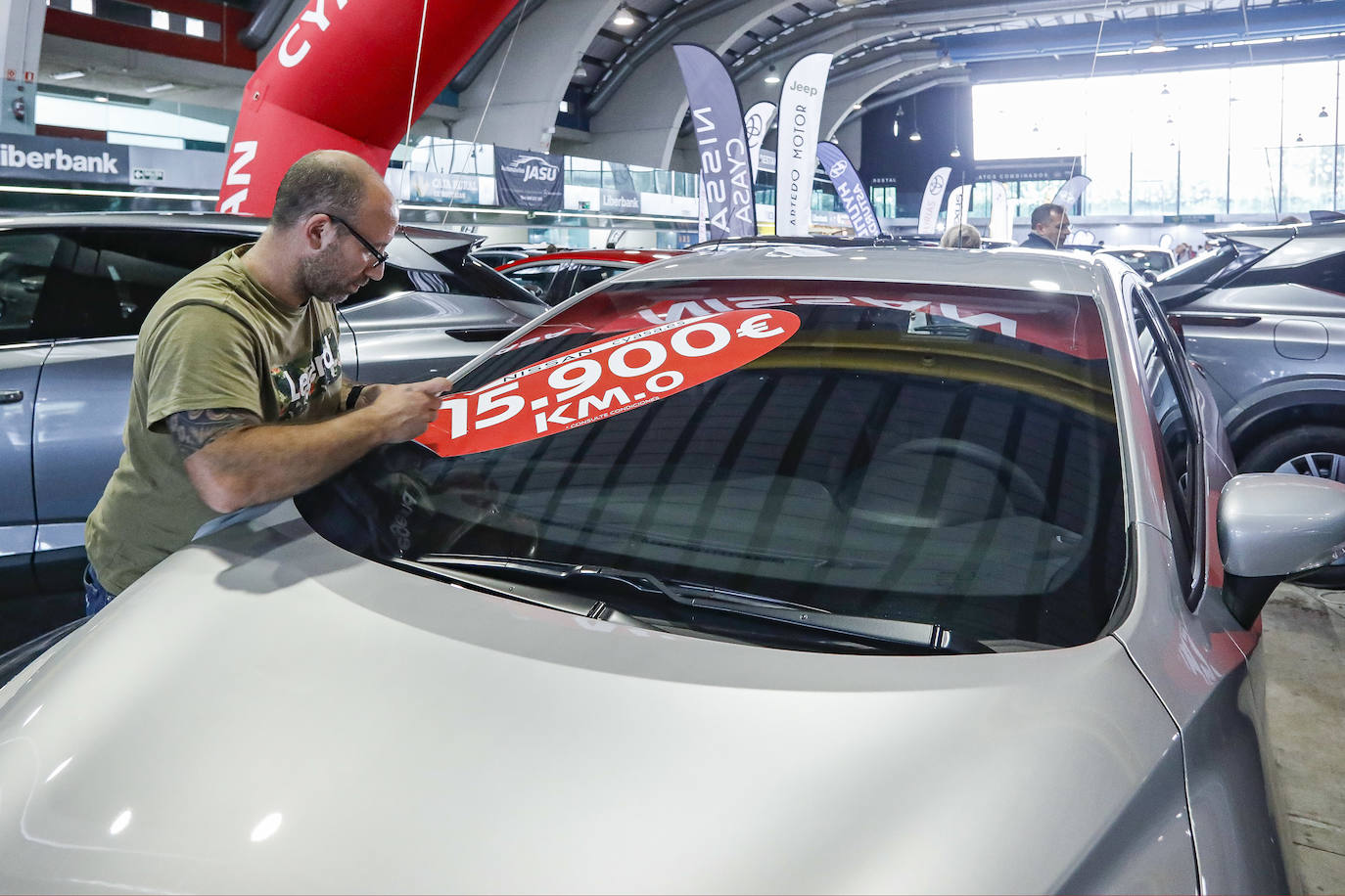 Fotos: Coches casi nuevos en La Magdalena