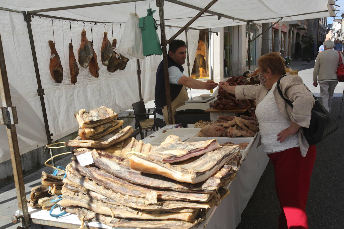 Fotos: Mercadón de Primavera por la II Flor de Grado