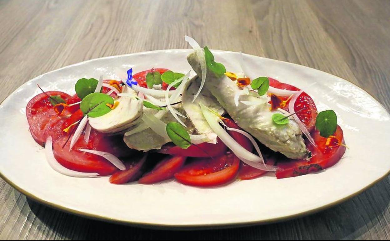 Ensalada de bonito en escabeche