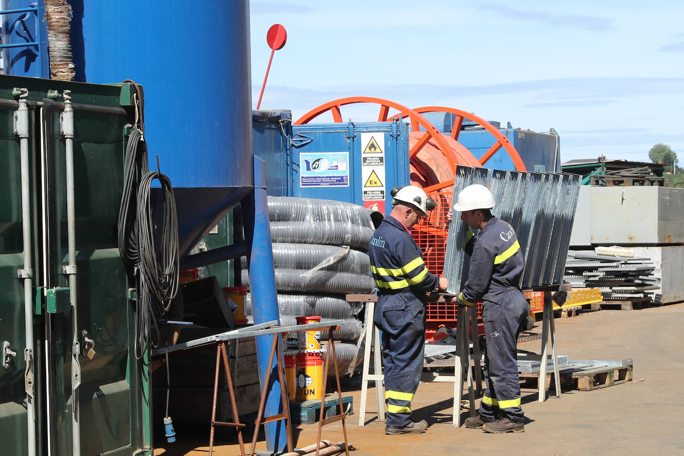 La empresa que encabeza Álvaro Platero construye barcos innovadores. Son tecnológicamente los más avanzados del mundo, con propulsión de hidrógeno o 100% eléctricos. Desde Castropol exporta la totalidad de su producción, fundamentalmente a Noruega, país que se ha convertido en un principal cliente.