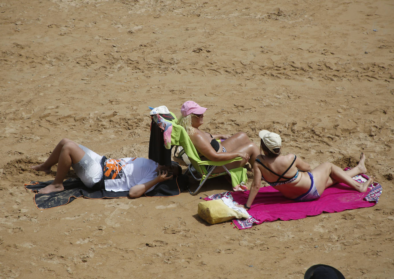 Playas y piscinas abarrotadas en un jueves que supera los 30 grados en prácticamente todos los puntos de la región y que terminará en tormentas dispersas.