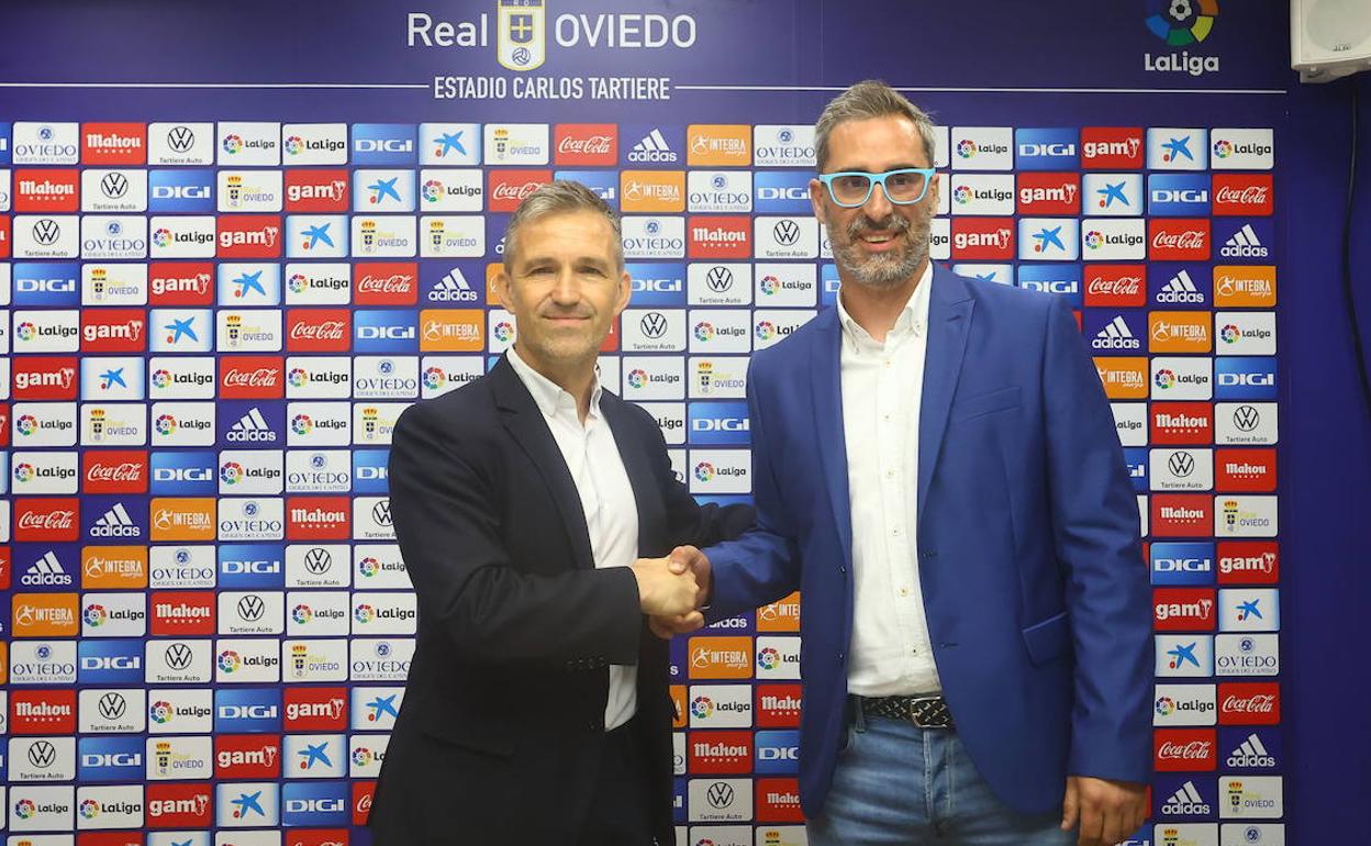 Bolo, en su presentación como nuevo entrenador del Real Oviedo 