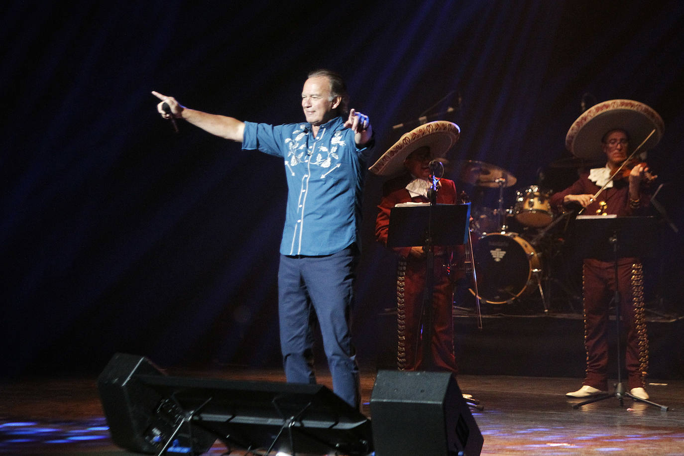 Fotos: Bertín Osborne brilla en Gijón