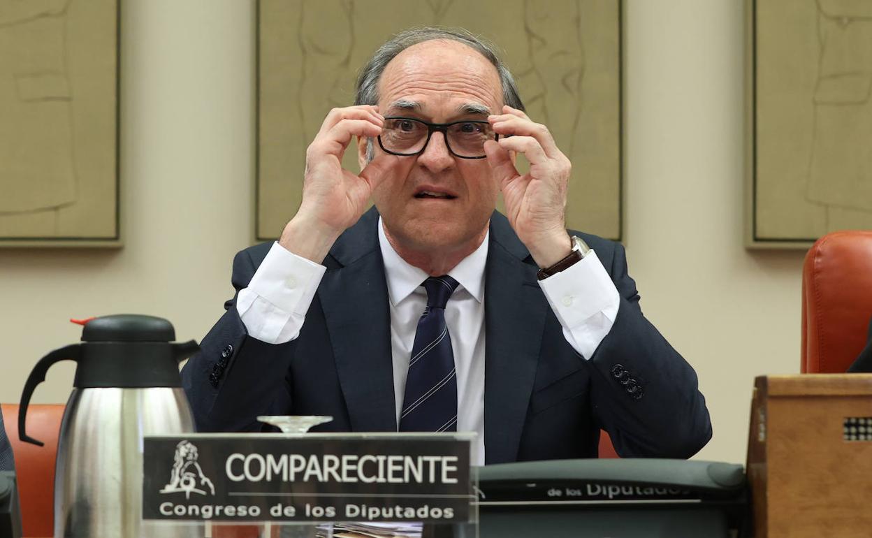 El Defensor del Pueblo, Ángel Gabilondo, durante su comparecencia este lunes ante el Congreso de los Diputados.