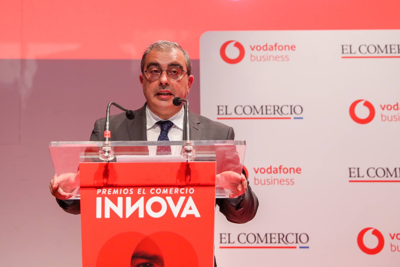 La empresa energética TotalEnergies en la categoría Empresarial, la plataforma Empathy.co en la de Emprendimiento, la compañía GAM en Industria 4.0 y la Consejería de Educación del Principado en el apartado Innovación al Servicio Social y de la Ciudadanía son los cuatro galardonados en esta edición de los Premios Innova que conceden EL COMERCIO y Vodafone