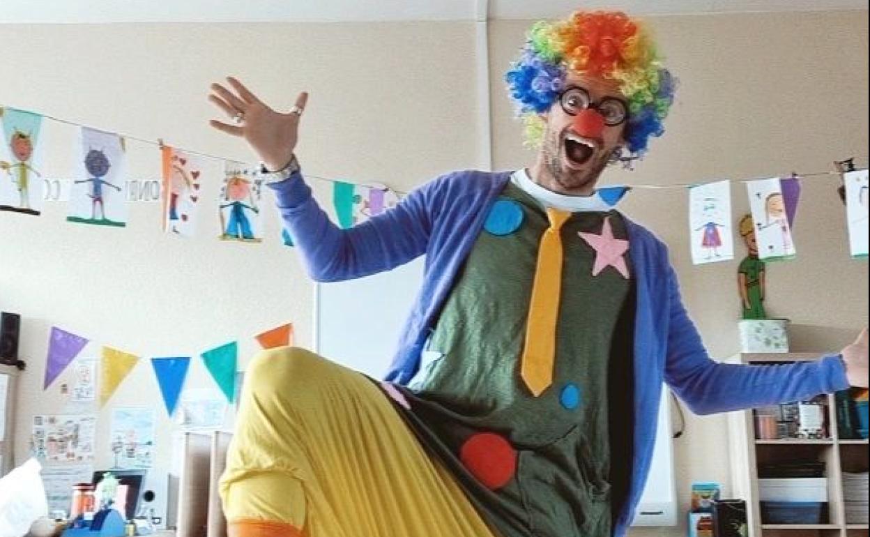 Carlos Llaca convierte en viral su discurso de despedida. 