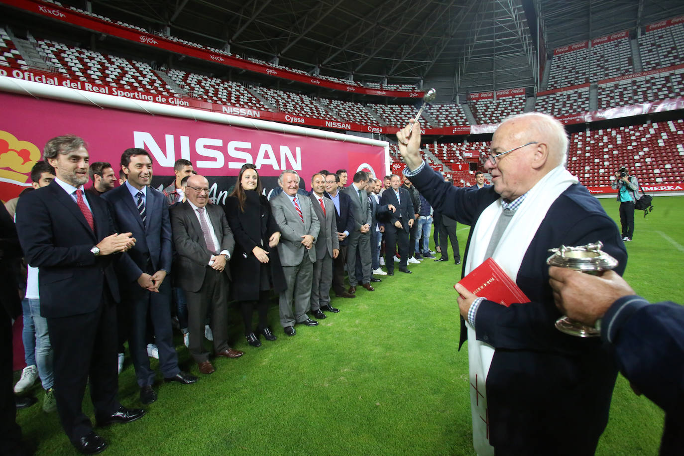 El histórico capellán del Sporting y párroco jubilado de El Coto fallece a los 85 años dejando huérfanos a un equipo, un barrio y una ciudad de su pasión futbolera, fervor religioso e infatigable sorna.