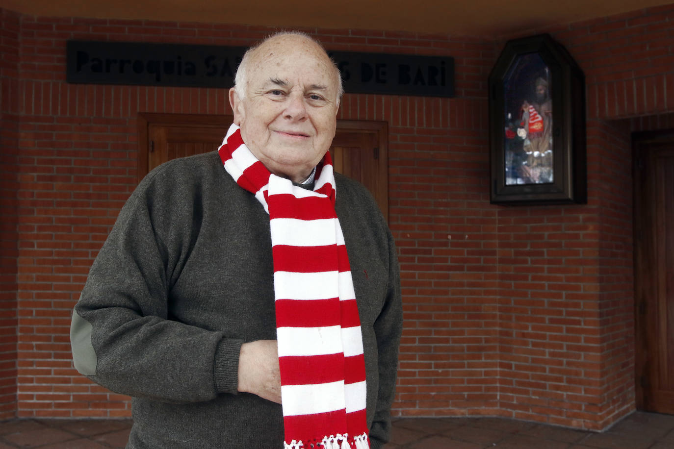 El histórico capellán del Sporting y párroco jubilado de El Coto fallece a los 85 años dejando huérfanos a un equipo, un barrio y una ciudad de su pasión futbolera, fervor religioso e infatigable sorna.