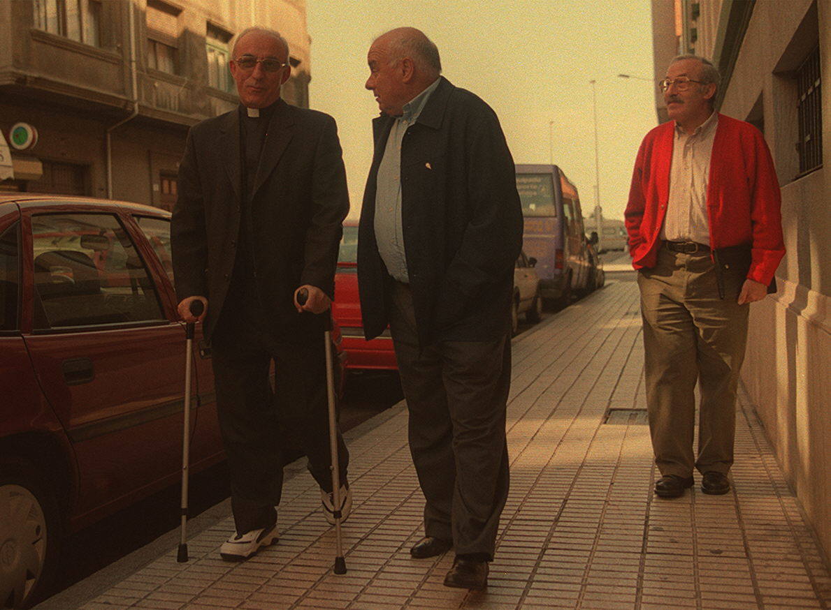 El histórico capellán del Sporting y párroco jubilado de El Coto fallece a los 85 años dejando huérfanos a un equipo, un barrio y una ciudad de su pasión futbolera, fervor religioso e infatigable sorna.