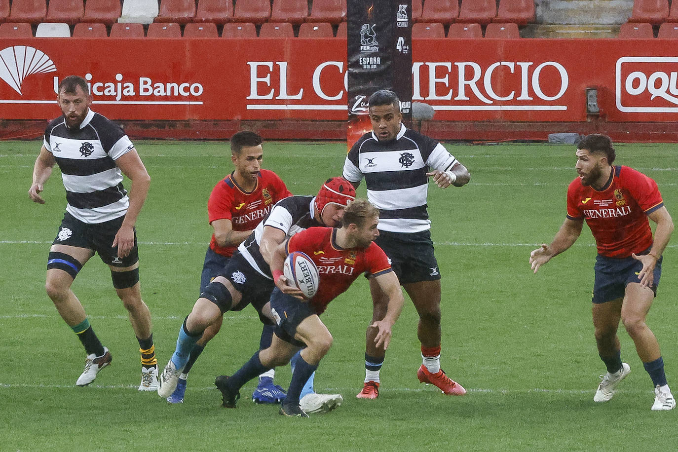 Fotos: Las mejores imágenes del rugby entre Barbarians y España