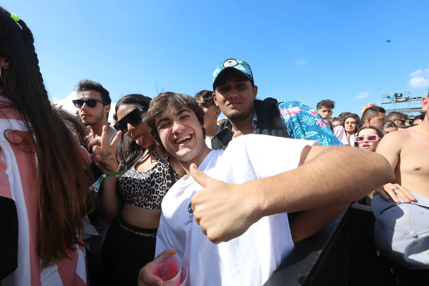 El Reggaeton Beach Festival encaró el domingo la recta final en en entorno del Niemeyer después de un exitoso sábado festivalero. El broche de oro llegó con un cartel con grandes nombres dentro de la música: Jhay Cortez, El Alfa, Justin Quiles, Nio García, Ñengo Flow, Mora, Juan Magán, Álvaro Díaz, Atomic, Aina Da Silva, Víctor Magan, Cosmik y Sak Luke. 