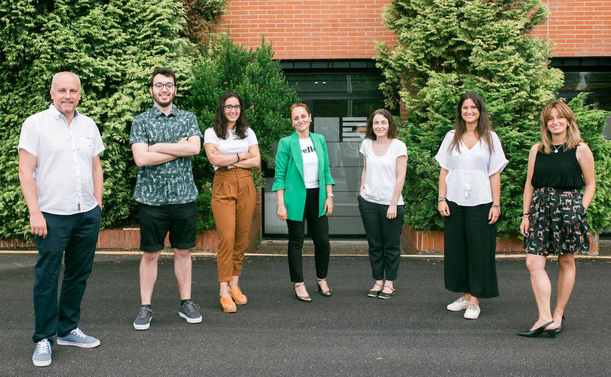 David Hevia (socio fundador), Daniel Bayón, Sandra Tamargo, Marta Preciado, María Diaz, María Guerra y Henar Muñoz (socia fundadora).