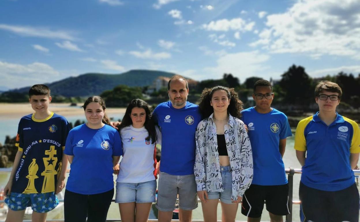 Diego Vergara, Paula Martínez, Olaya Fernández, Aitor Alonso, Silvia González, Aitor Siscar e Iván Patón, subcampeones de España.