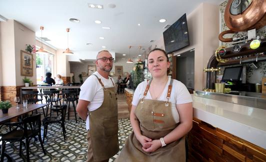 Javier de la Fuente y Gianna Rith Pan, en El Cafeto de Bizcoletas.