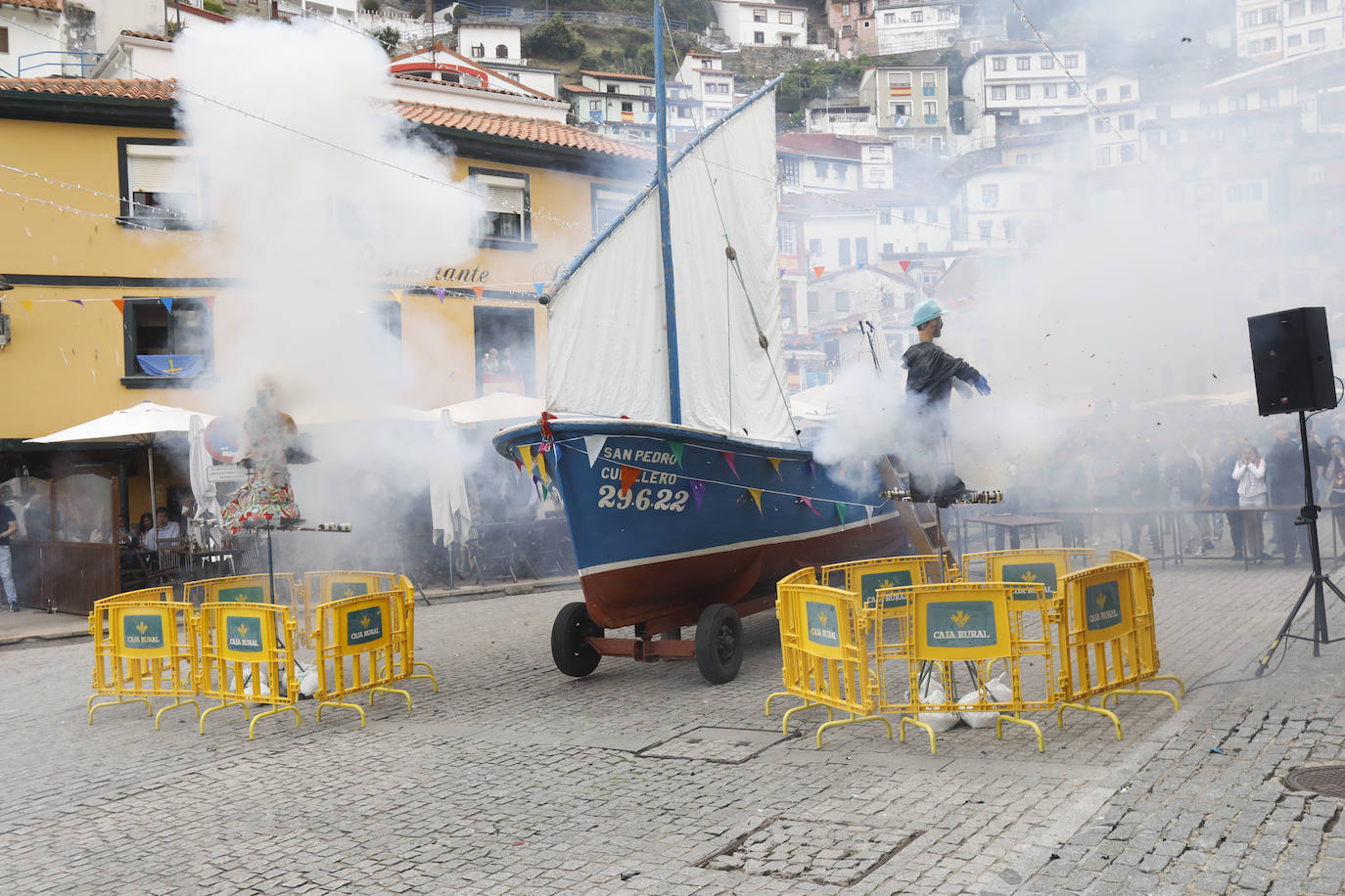 Fotos: Cudillero, abarrotado de nuevo por l&#039;Amuravela